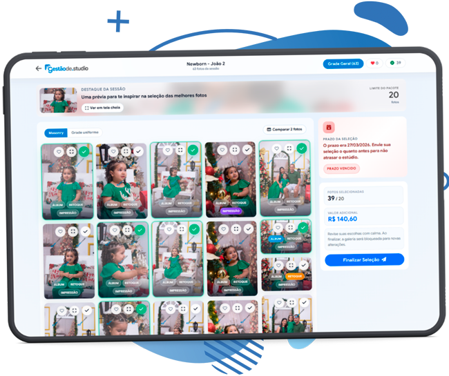 Cliente selecionando fotos extras no smartphone com contador de valores